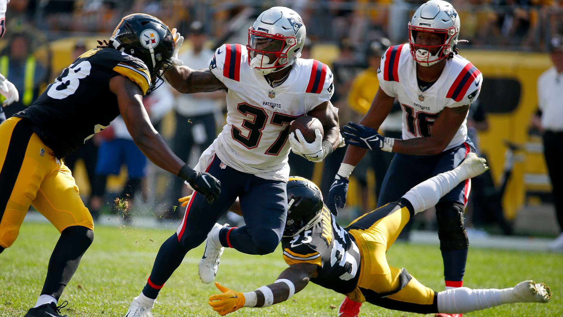 防线陷入被 防线陷入被